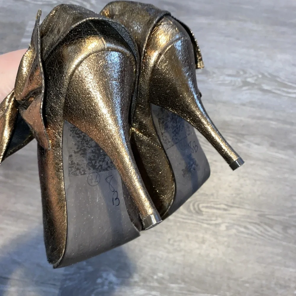 VINTAGE Y2K WET SEAL‎ METALLIC GOLD BOW HEEL SLIP-ON ANKLE BOOTIES SIZE 7.5